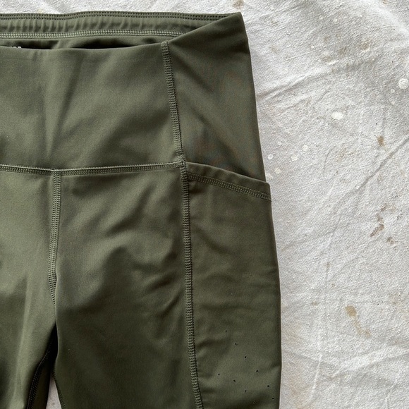 Like new Womens all in motion leggings. Medium - Picture 5 of 6